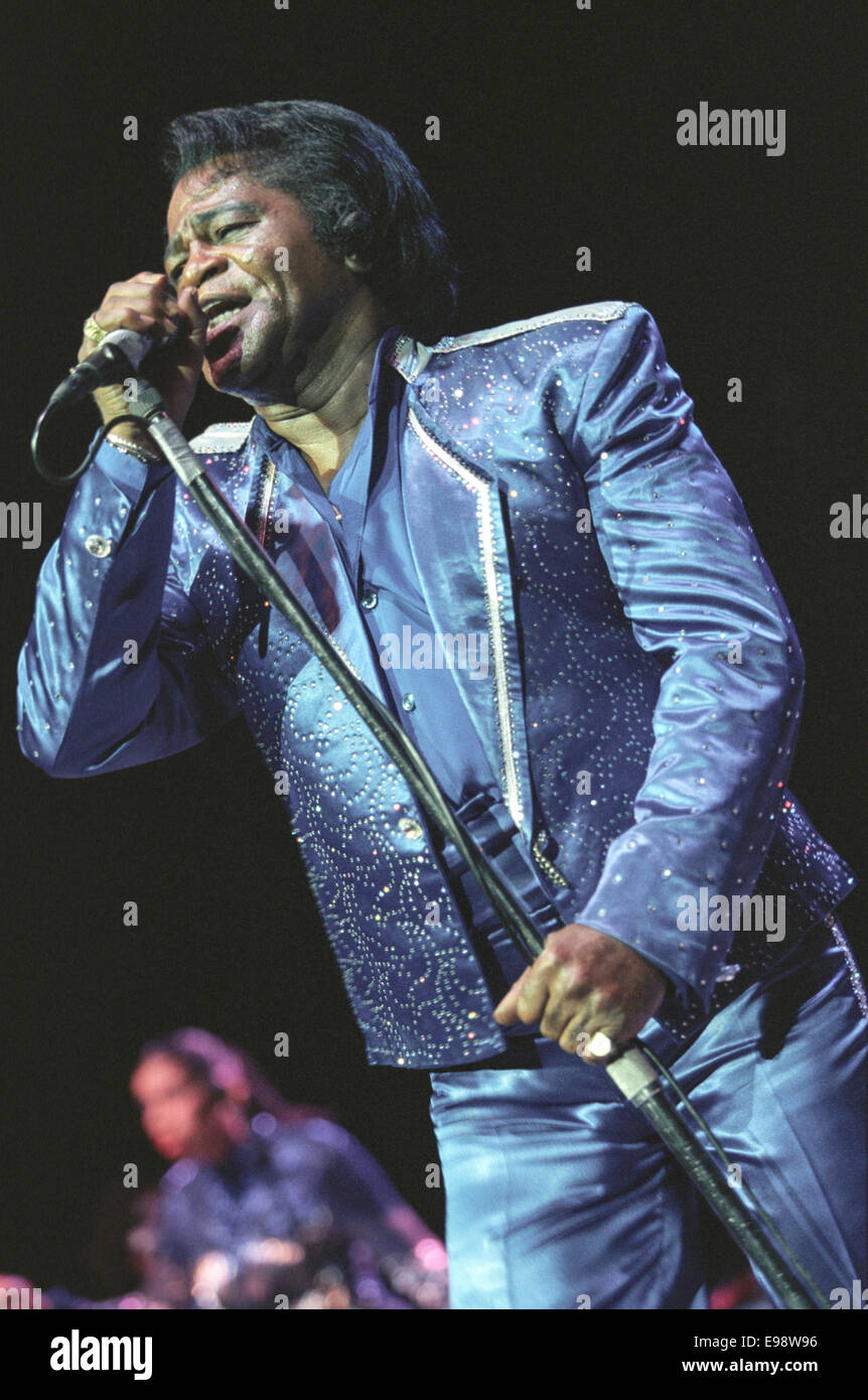 James Brown in concert at Glasgow (armadillo), in Glasgow, Scotland, 1998 Stock Photo Alamy