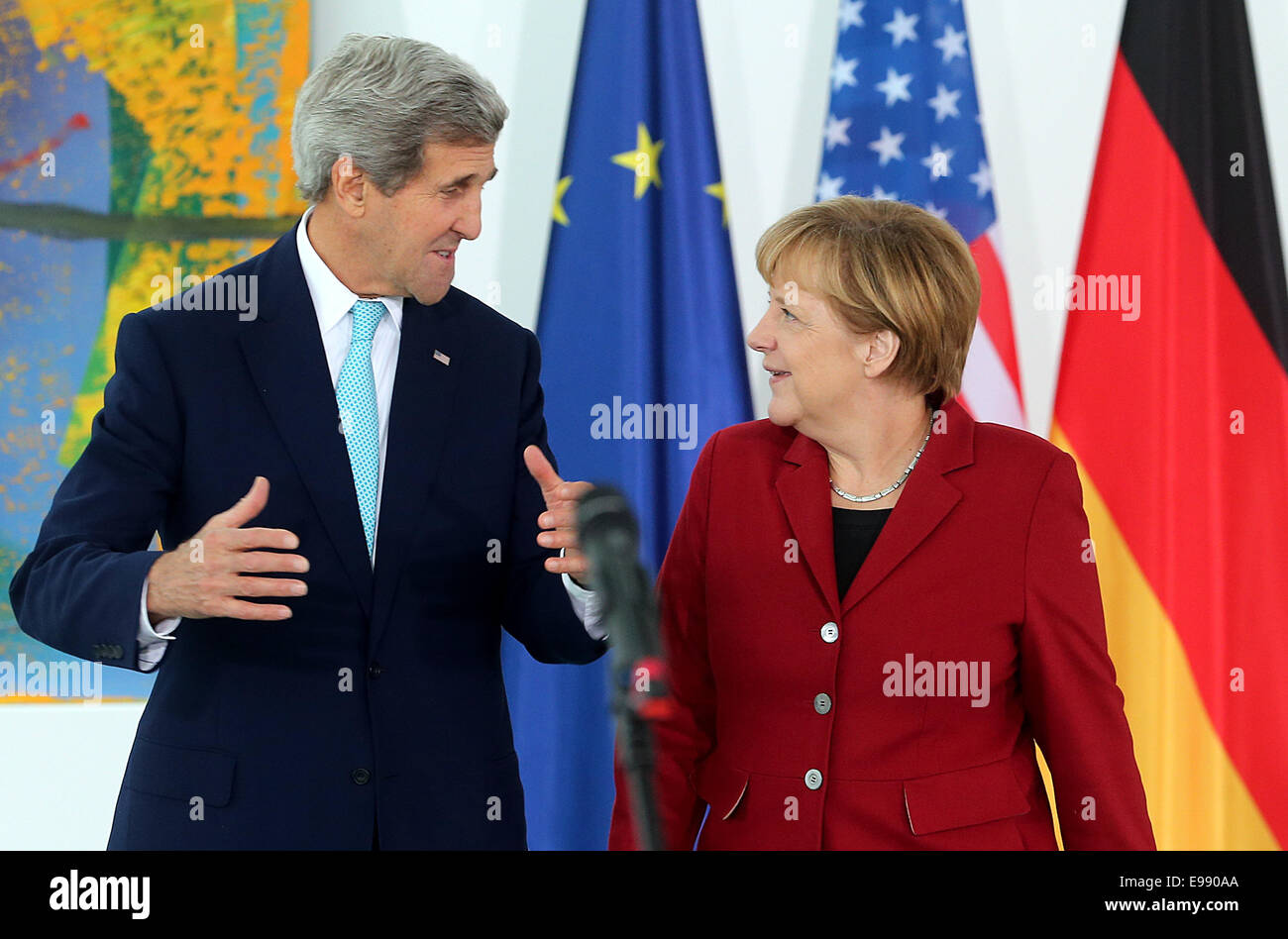 Berlin, Germany. 22nd Oct, 2014. German Chancellor Angela Merkel receives US Secretary of State John F. Kelly at the Federal Chancellery in Berlin, Germany, 22 October 2014. Credit:  dpa picture alliance/Alamy Live News Stock Photo