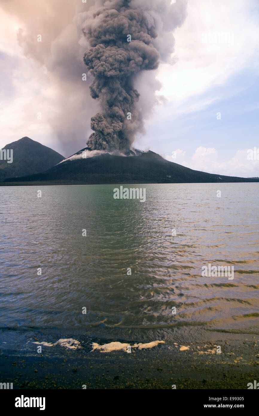 The highly active stratovolcano Mt. Tavurvur emits a constant plume of ...