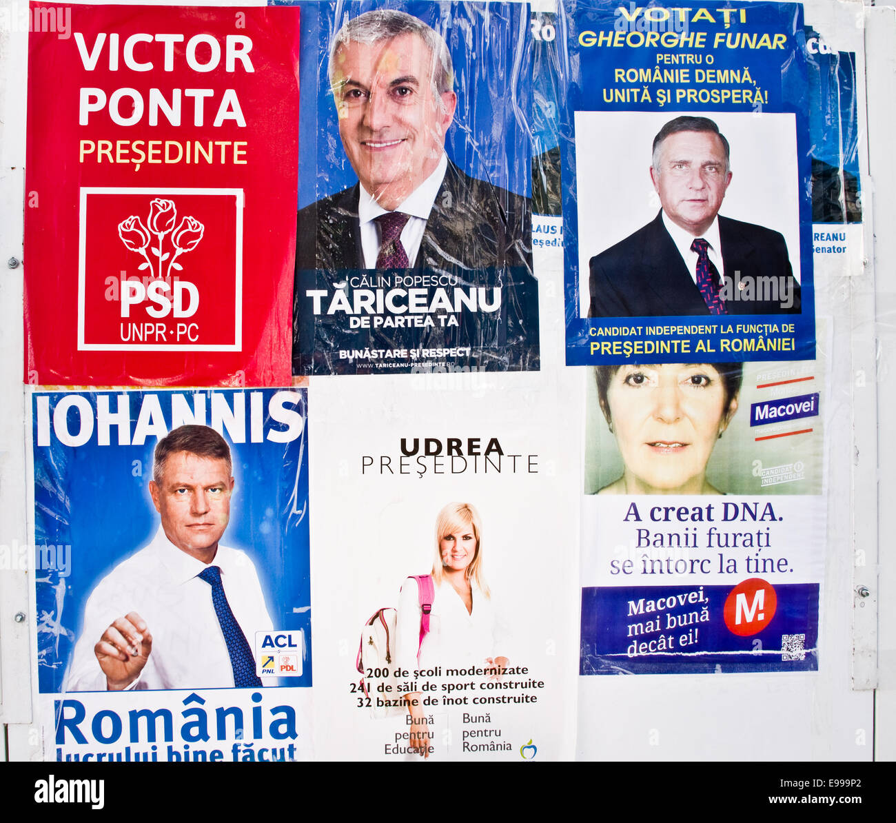 Campaign posters - Elections for President in Romania - Romanian presidential election November 2014 Stock Photo