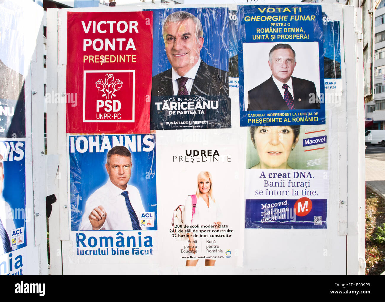 Campaign posters - Elections for President in Romania - Romanian presidential election November 2014 Stock Photo