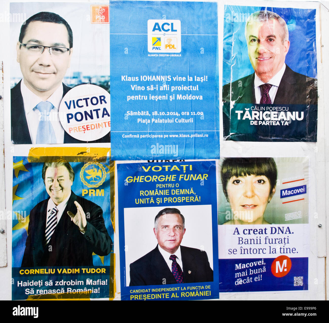 Campaign posters - Elections for President in Romania - Romanian presidential election November 2014 Stock Photo