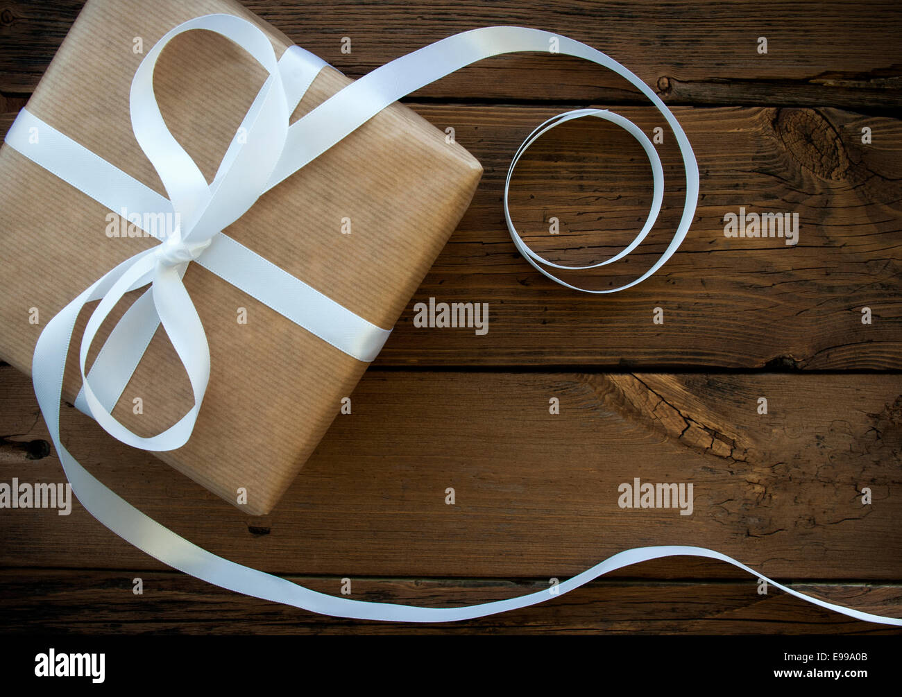 Loop gift ribbon hires stock photography and images Alamy