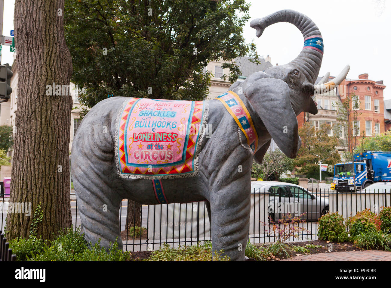 Circus elephant statue USA Stock Photo Alamy