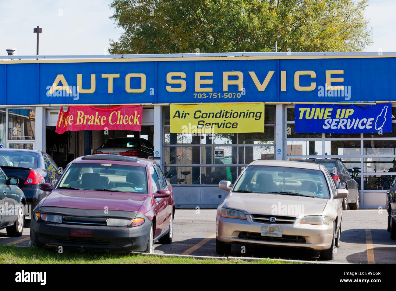 Auto service garage - Virginia USA Stock Photo