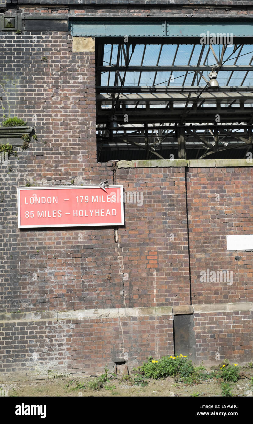 Train station signboard hi-res stock photography and images - Alamy