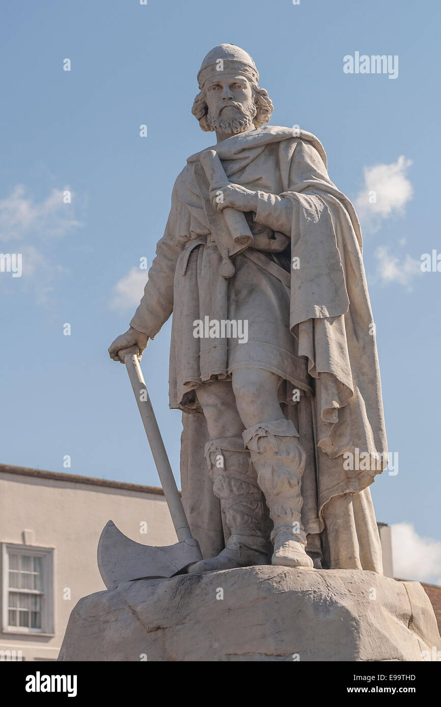 England, Oxfodshire, Wantage, King Alfred Great statue Stock Photo - Alamy