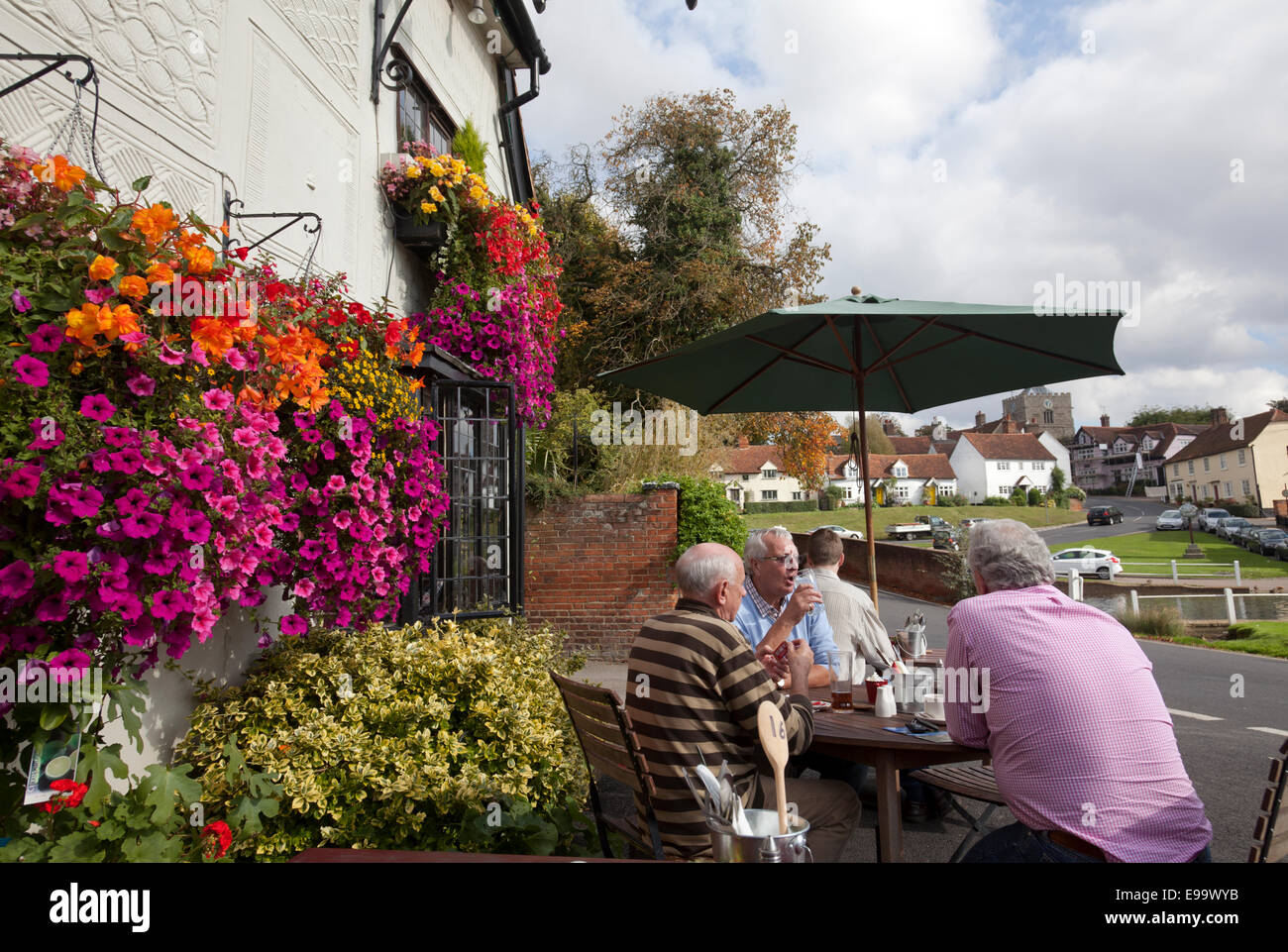 Finchingfield Fox Inn Public House on Village Green in Essex - Uk Stock