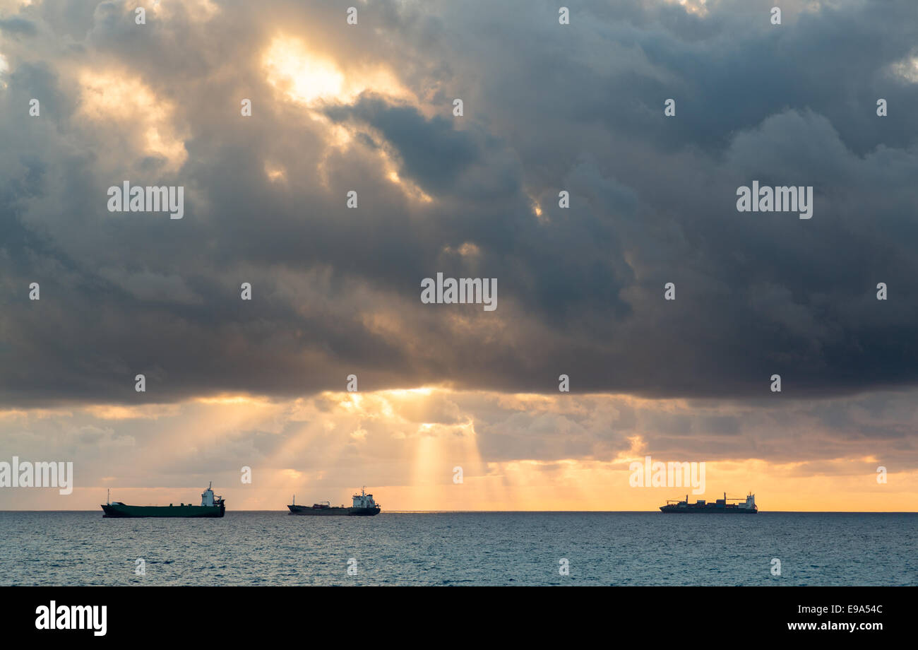 Big boat on the horizon hi-res stock photography and images - Alamy