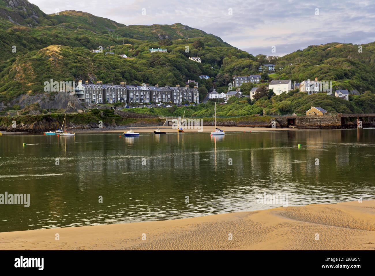 Barmouth on the Mawddach Estuary from Fairbourne Stock Photo Alamy