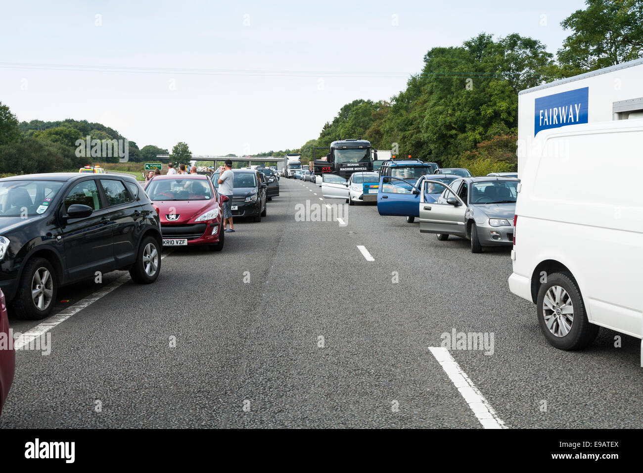 Traffic at a standstill / not moving on dual carriageway carriage way
