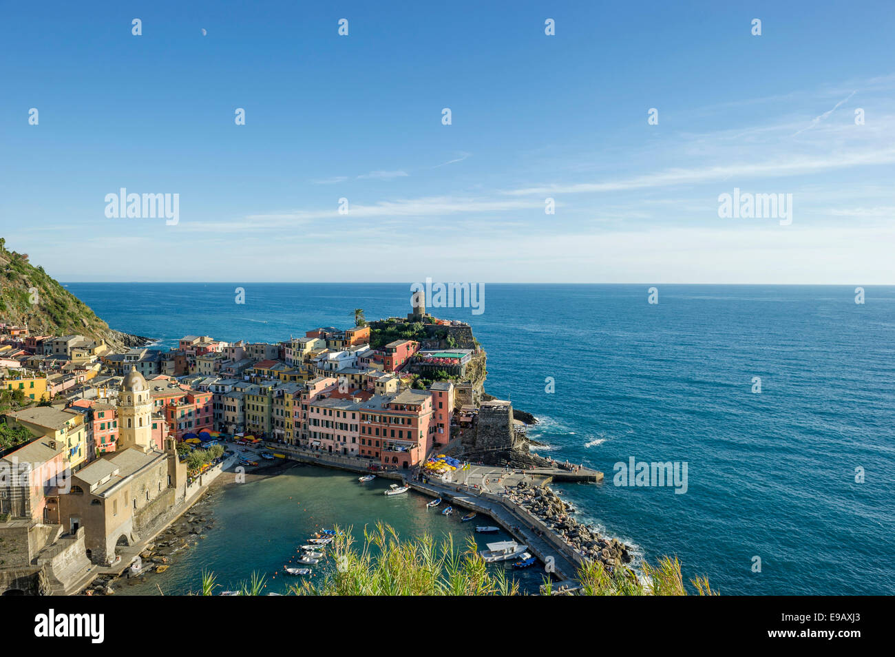 Village with colorful houses by the sea, Vernazza, Cinque Terre, La Spezia Province, Liguria, Italy Stock Photo