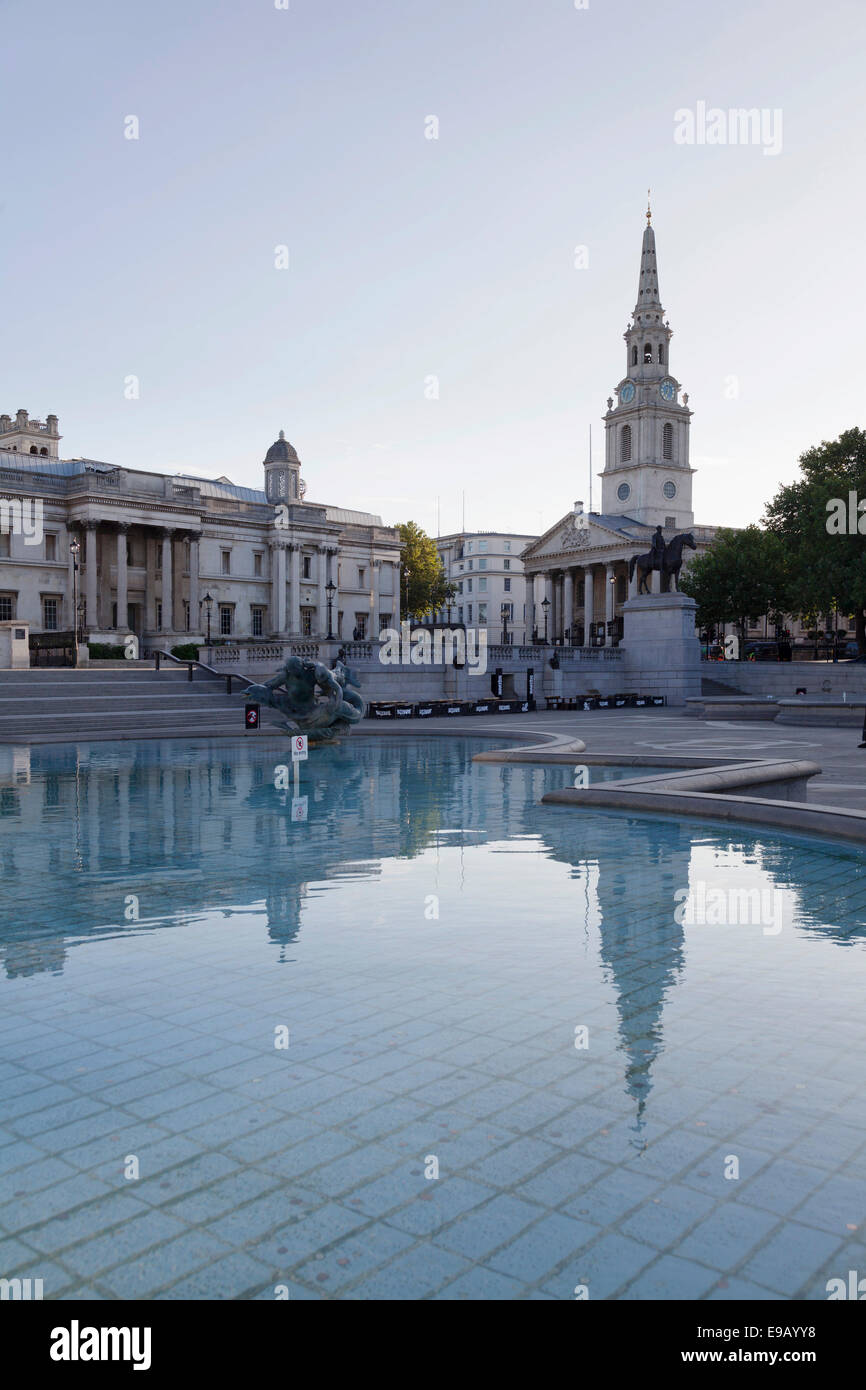 Fountain, equestrian statue of George IV, National Gallery and Church of St Martin-in-the-Fields, Trafalgar Square, London Stock Photo