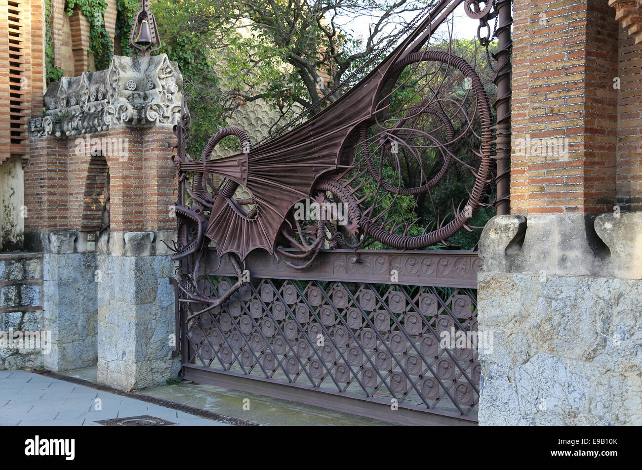 Modernist. Spain. Barcelona. Guell Pavilions.1884-1887. Built  by Antonio Gaudi (1852-1926). The Iron dragon gate. Stock Photo