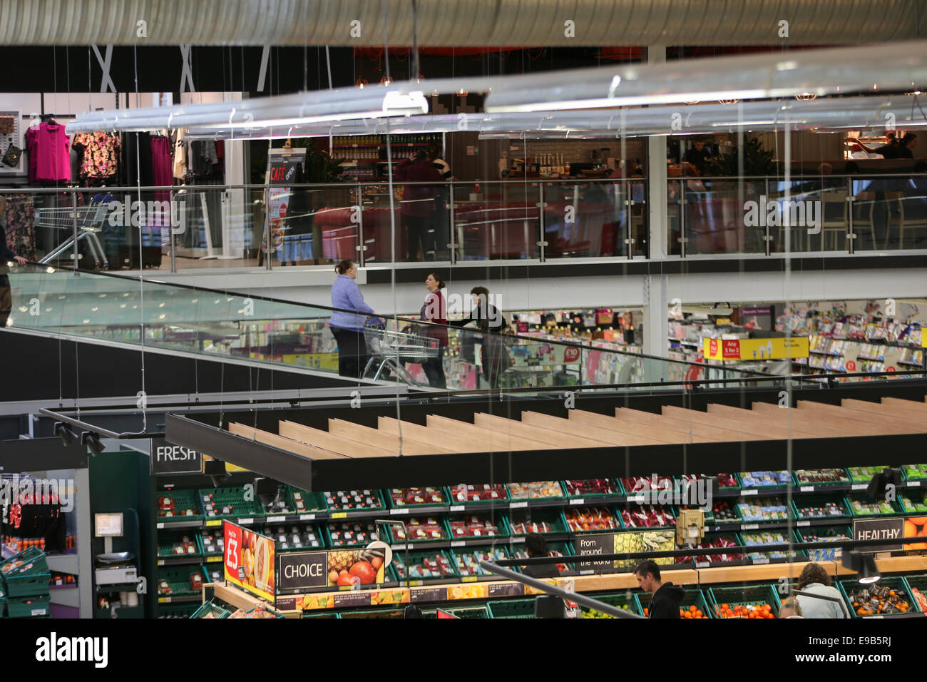 TESCO SUPERMARKET IN BAR HILL CAMBRIDGE Stock Photo Alamy