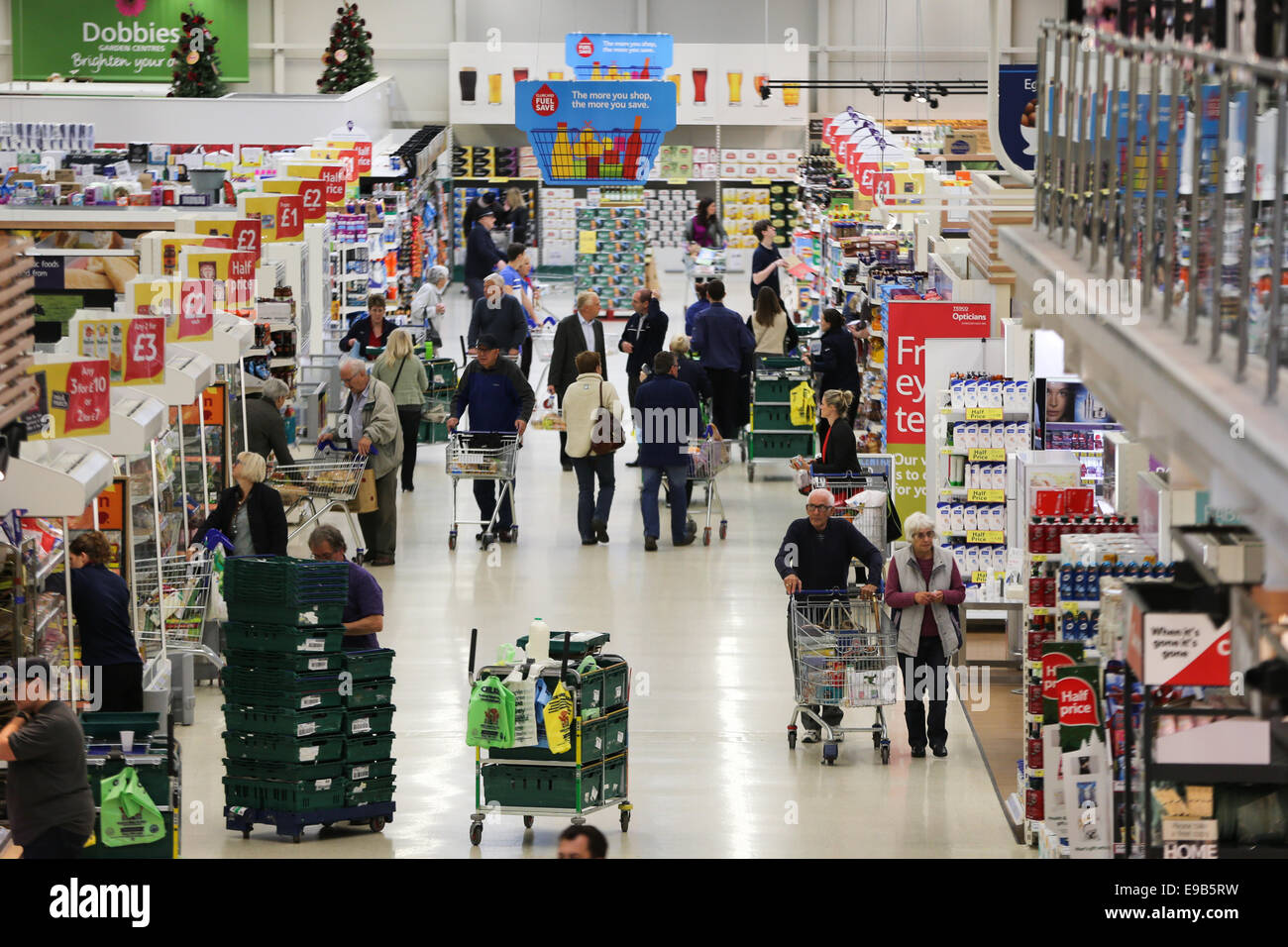 TESCO SUPERMARKET IN BAR HILL CAMBRIDGE Stock Photo Alamy