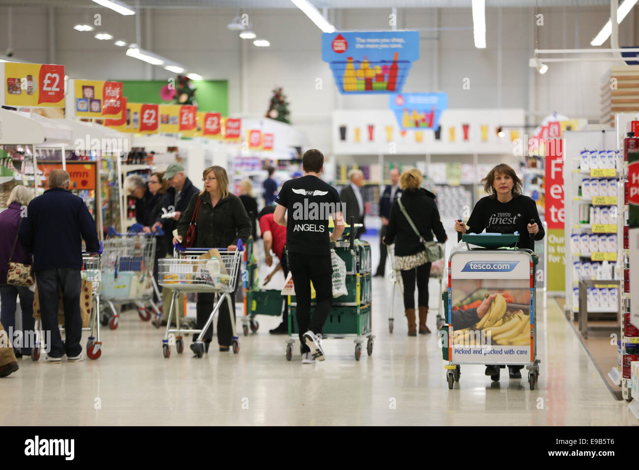 TESCO SUPERMARKET IN BAR HILL CAMBRIDGE Stock Photo Alamy