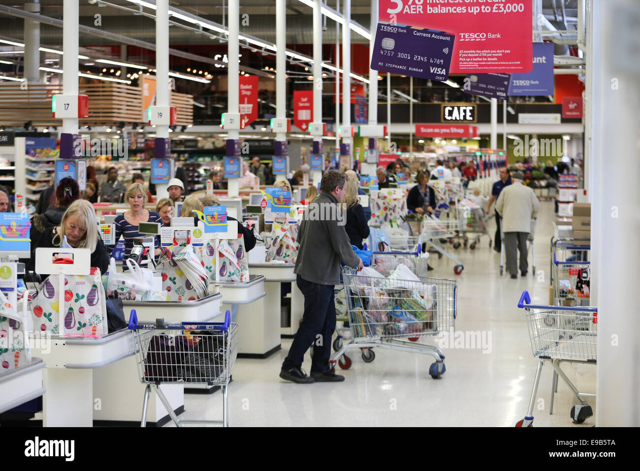 TESCO SUPERMARKET IN BAR HILL CAMBRIDGE Stock Photo Alamy