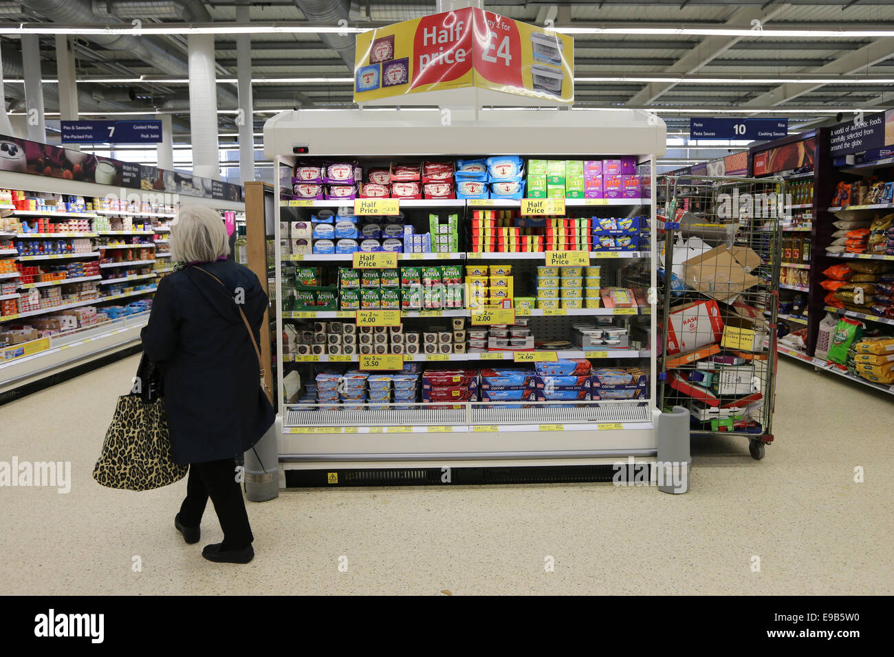 TESCO SUPERMARKET IN BAR HILL CAMBRIDGE Stock Photo Alamy