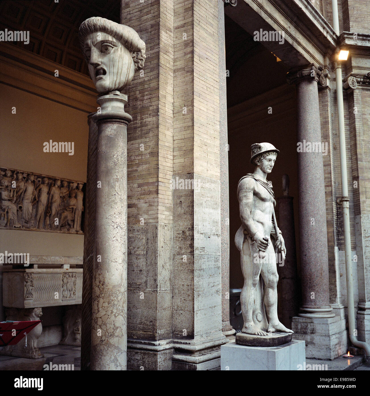 Rome. Italy. Vatican Museums. Statues in the Cortile Ottagono, inner courtyard of the Belvedere Palace, Museo Pio-Clementino. Stock Photo
