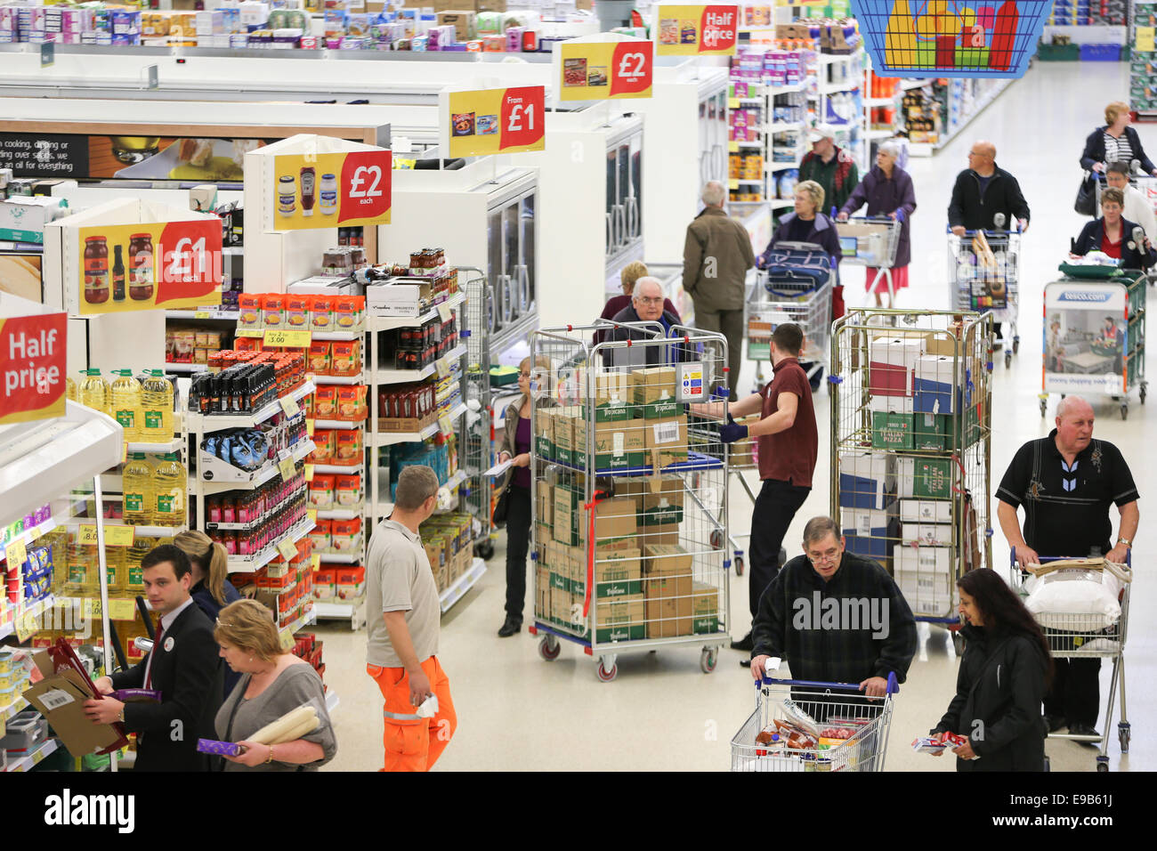 TESCO SUPERMARKET IN BAR HILL CAMBRIDGE Stock Photo Alamy