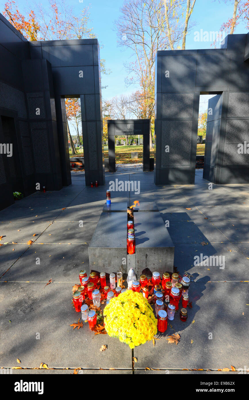 Zagreb Mirogoj cemetery - Wall of Pain (Zid boli) - Dusan Dzamonja ...