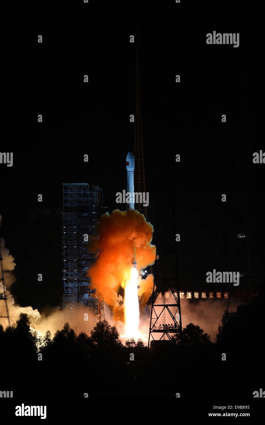 Xichang. 24th Oct, 2014. An unmanned spacecraft is launched atop an advanced Long March-3C rocket from the Xichang Satellite Launch Center in southwest China's Sichuan Province, Oct. 24, 2014. China launched the lunar orbiter early Friday to test technologies to be used in the Chang'e-5, a future probe that will conduct the country's first moon mission with a return to Earth. © Jiang Hongjing/Xinhua/Alamy Live News Stock Photo