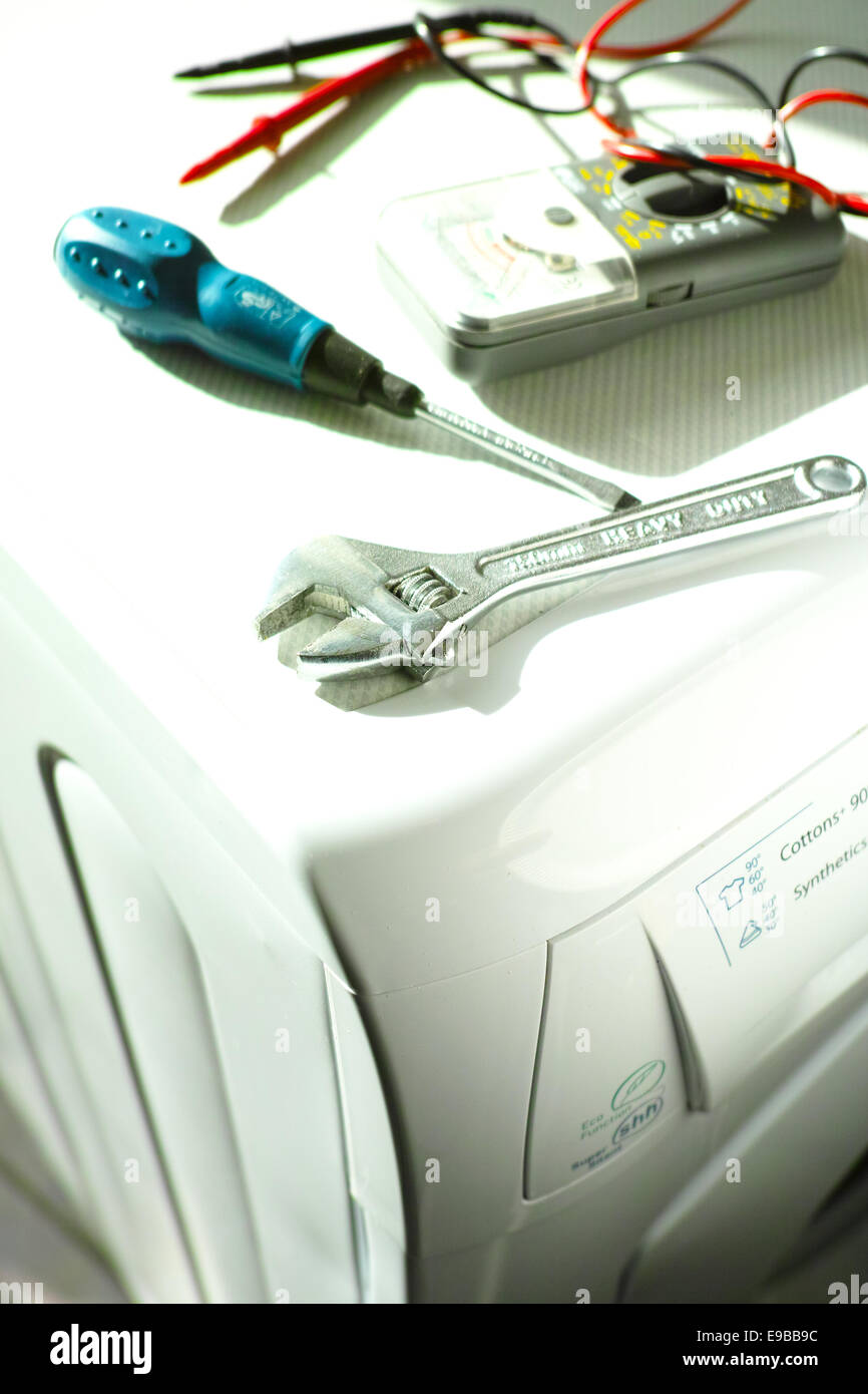 Washing machine repair hires stock photography and images Alamy