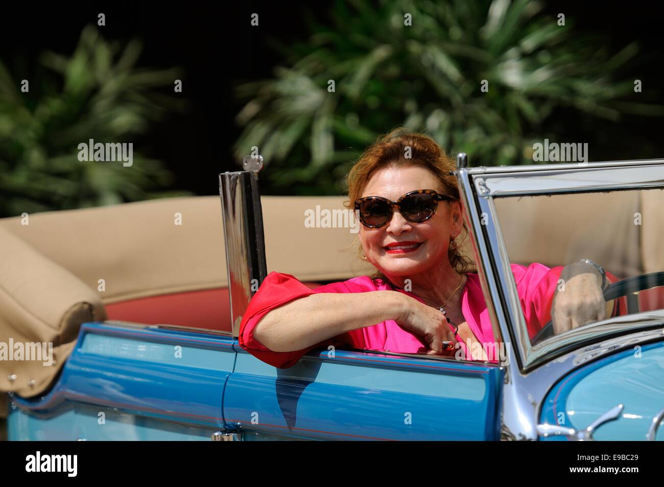 Vintage rich woman hi-res stock photography and images - Alamy