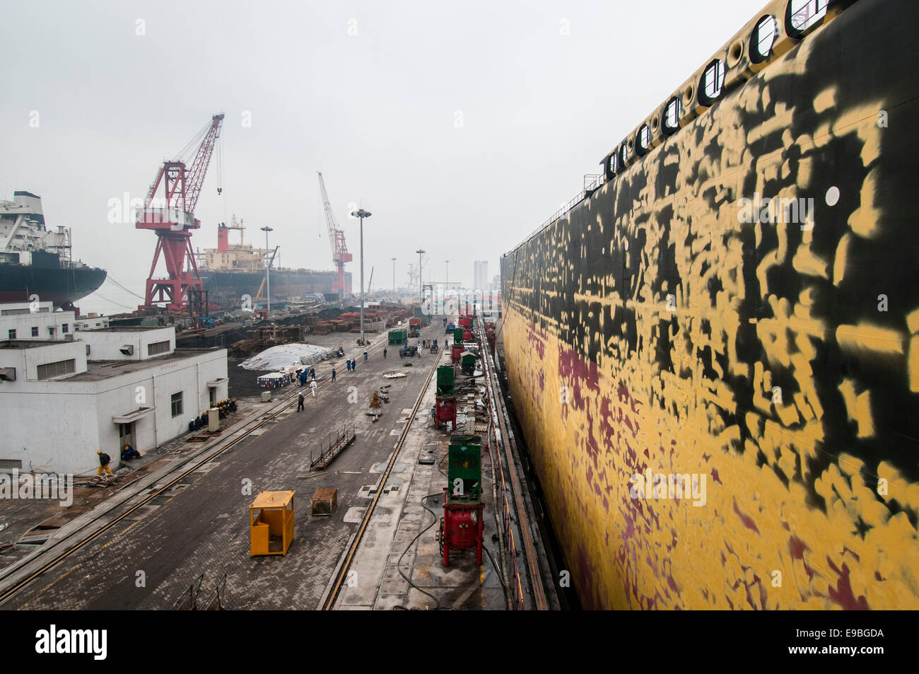 China, Shekou, 31 March till 6th April 2008 Bulk carrier Venture Spirit in dock for first 5 year service. Stock Photo