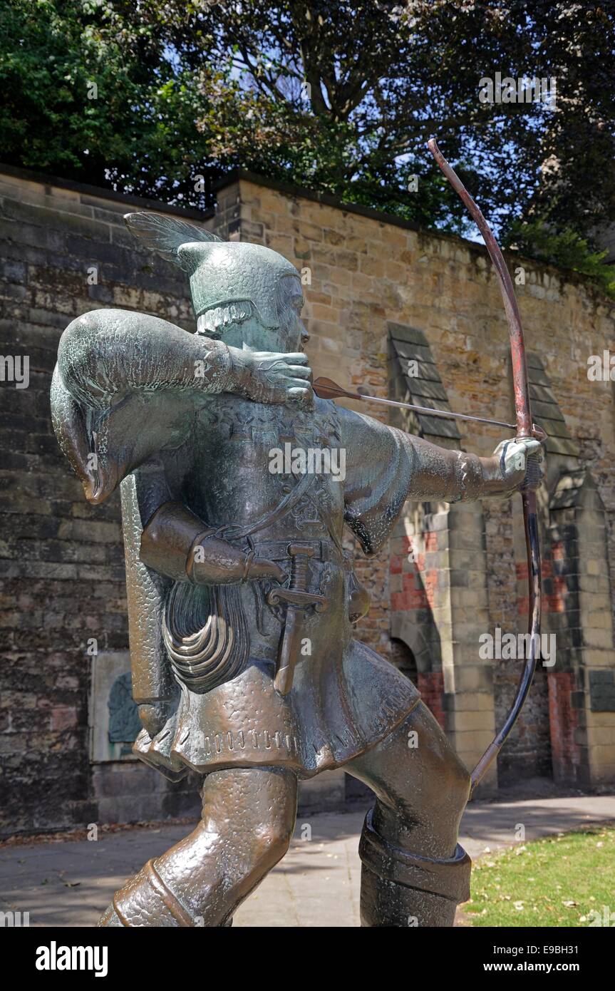 Robin Hood statue gifted to city by businessman Philip EF Clay being unveiled on 24th July 1952, Nottingham, Nottinghamshire, UK Stock Photo