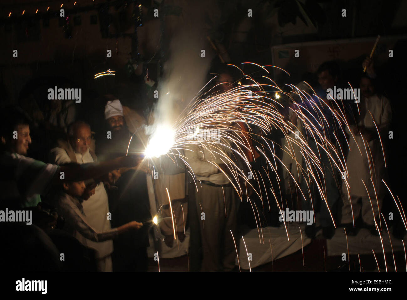 Lahore, Pakistan. 23rd Oct, 2014. Pakistan's minority Hindus community celebrate their religious
