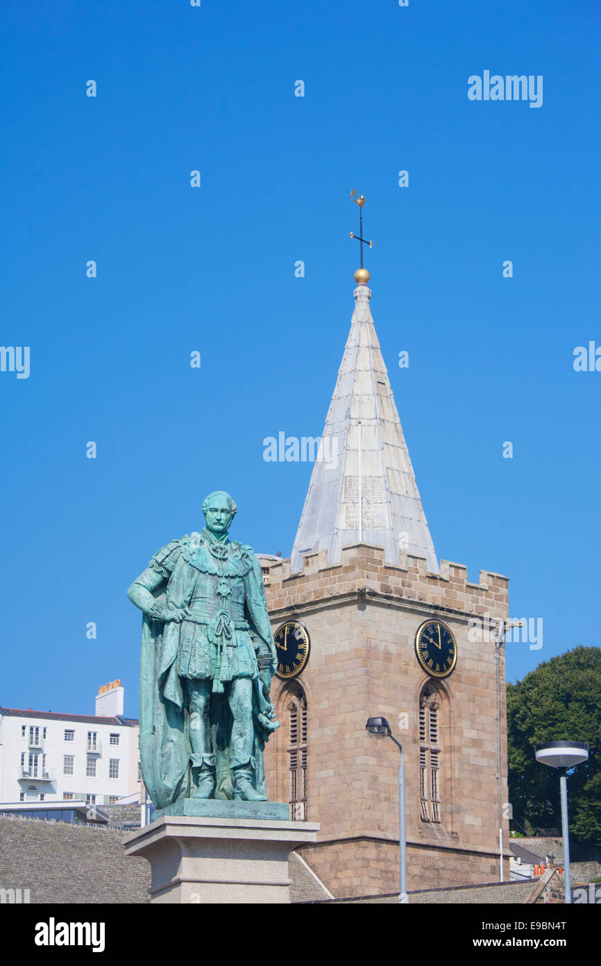 PRINCE ALBERT STATUE AND THE TOWN CHURCH Stock Photo