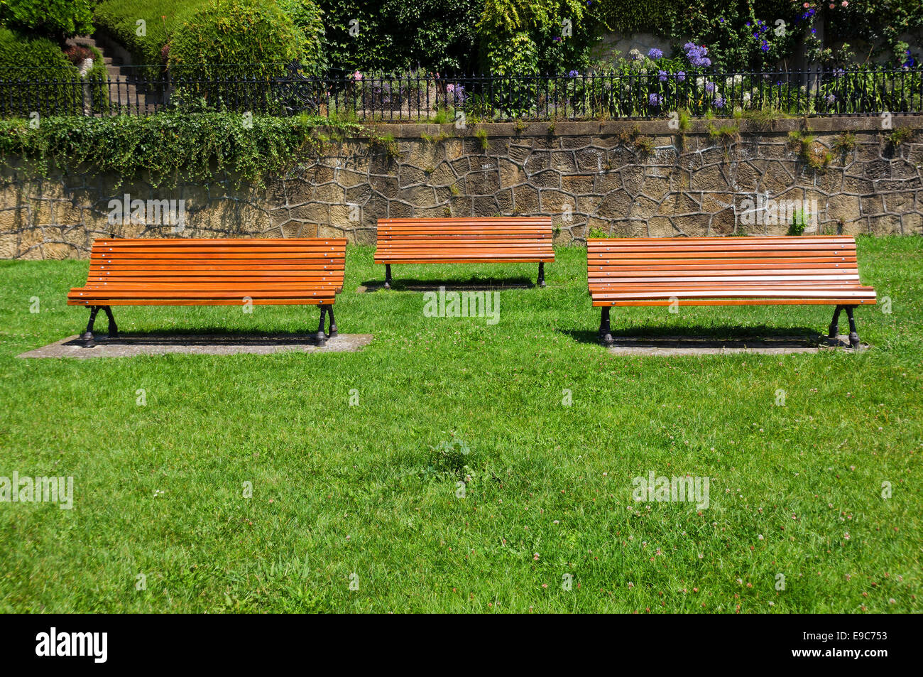 Green Benches High Resolution Stock Photography and Images - Alamy