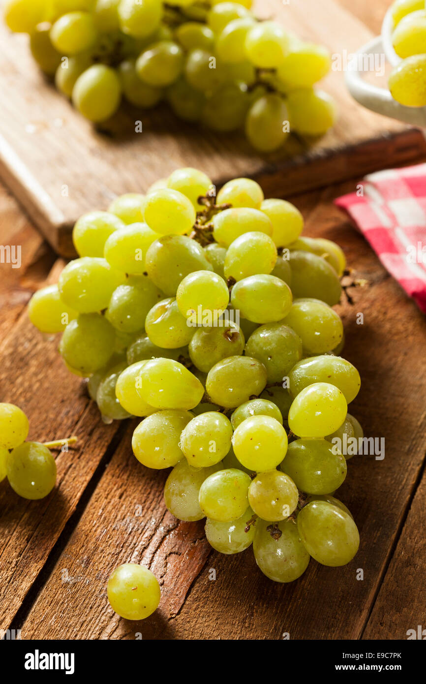 Grapes in green hires stock photography and images Alamy