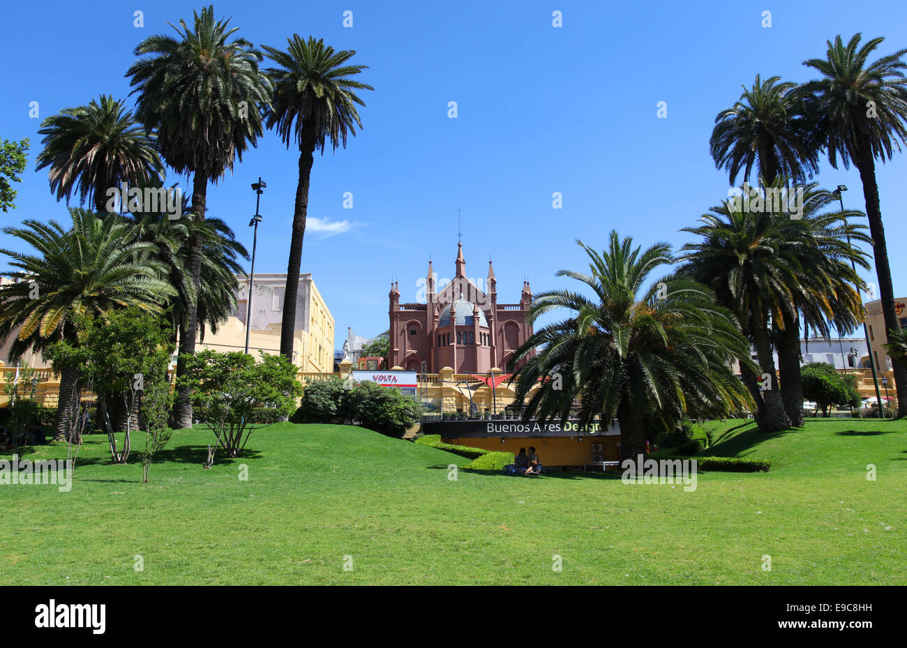 The "Buenos Aires Design" shopping center seen from "Plaza Intendente