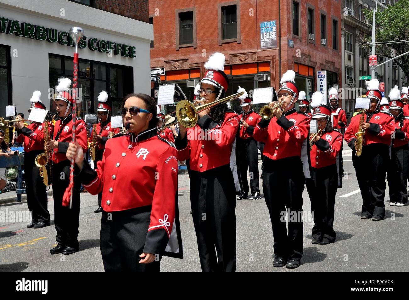 Nyc marching hires stock photography and images Alamy