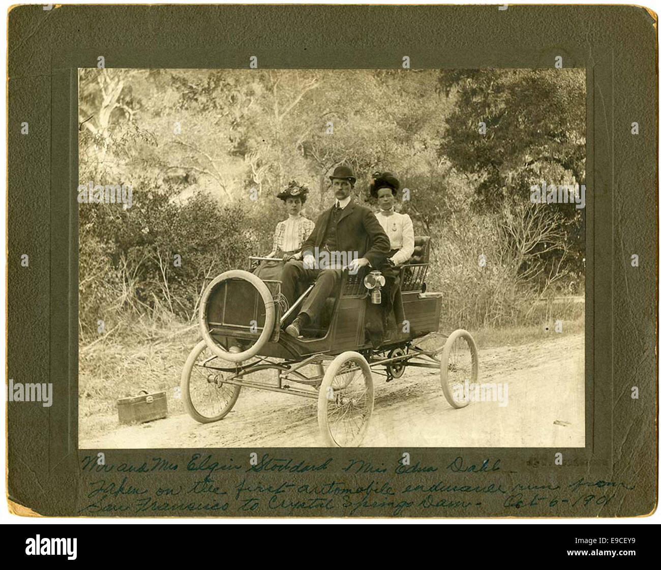 Mr. and Mrs. Elgin Stoddard, Miss Edna Dahl, taken on the first automobile endurance run from San Francisco to Crystal Springs Dam, Oct., 6 1901. Stock Photo