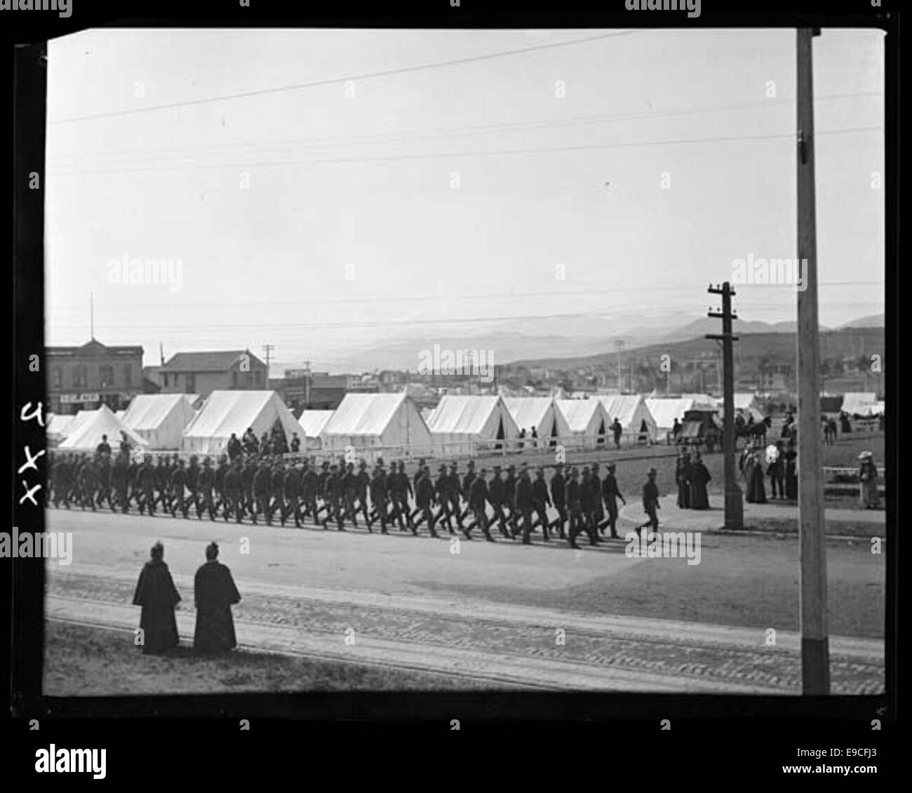 Captured american soldiers hi-res stock photography and images - Alamy