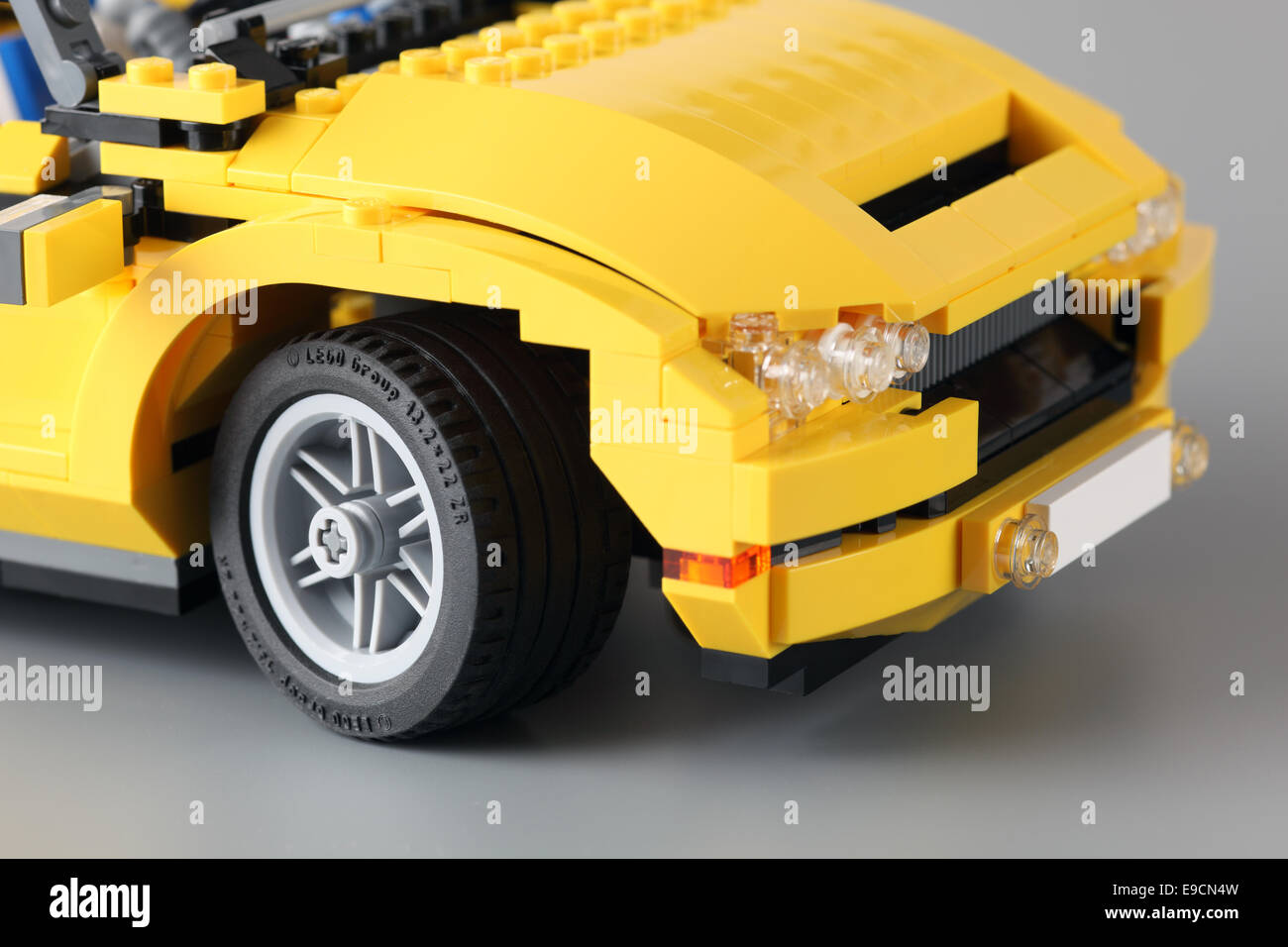Tambov, Russian Federation January 06, 2019 Four Lego Harry Potter from Gryffindor and Slytherin teams - Harry Potter, Oliver Wood, Luci Stock Alamy