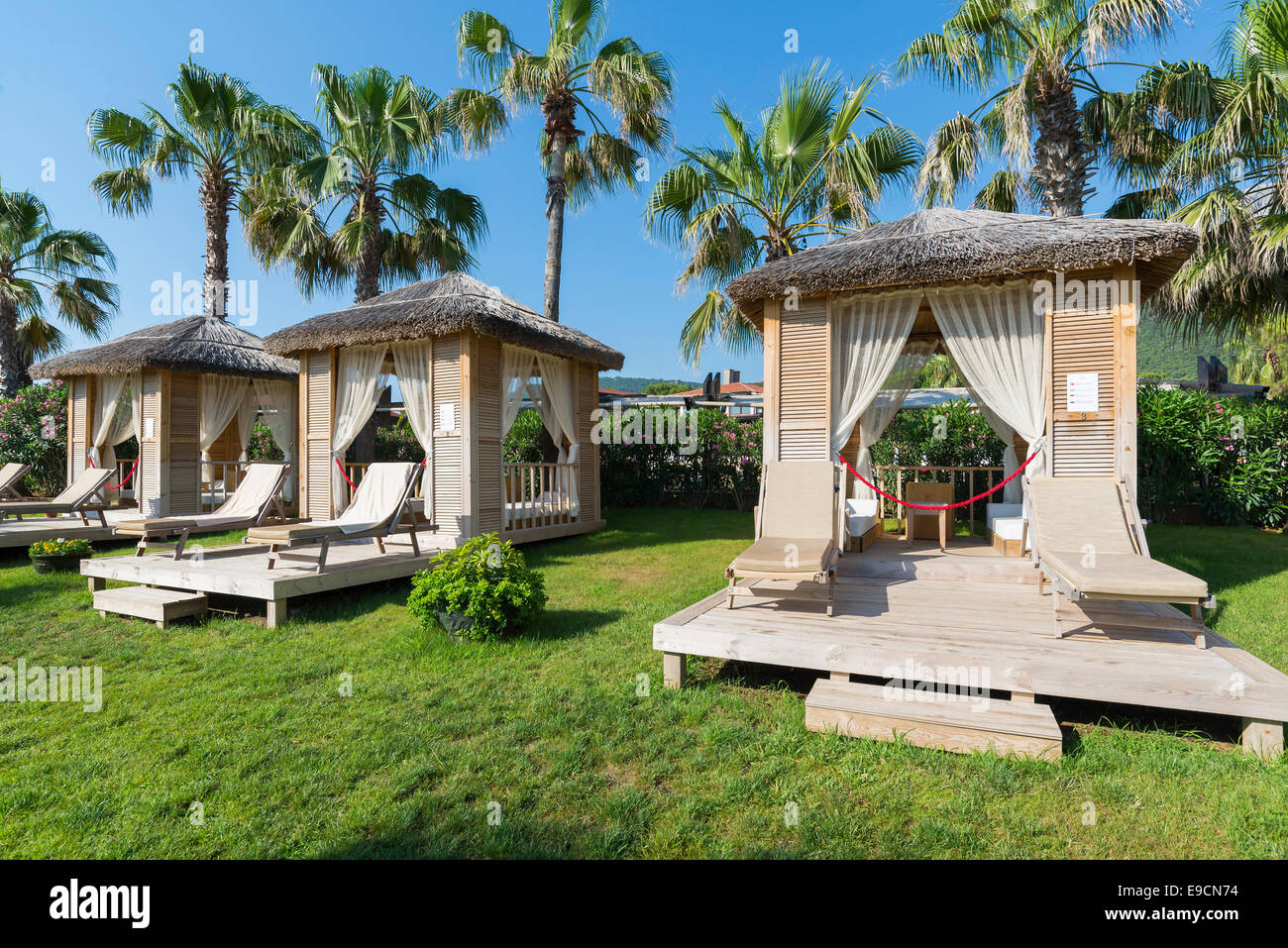 Traditional summerhouse on tropical resort Stock Photo Alamy