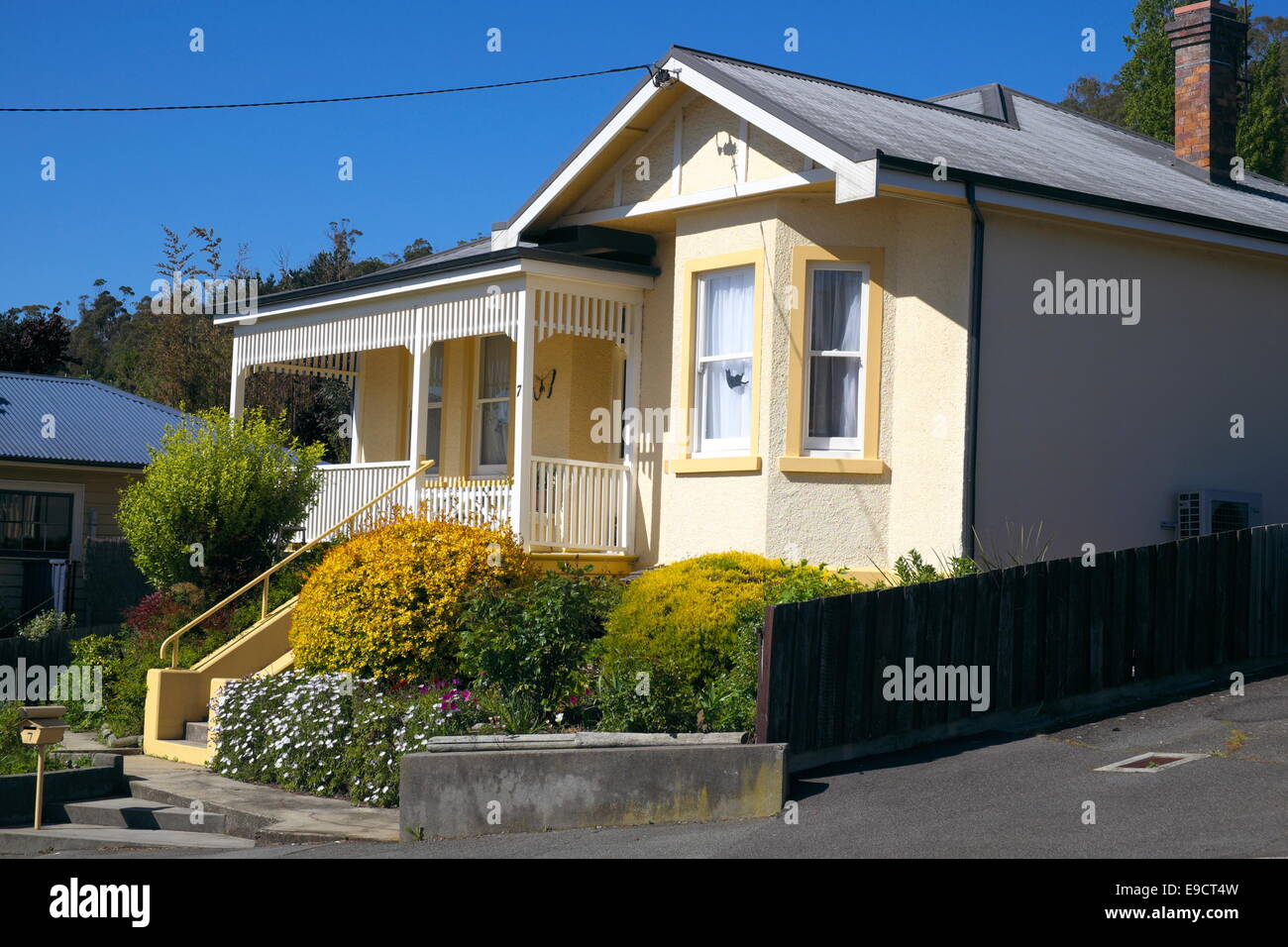 Cottage gardens tasmania hi-res stock photography and images - Alamy