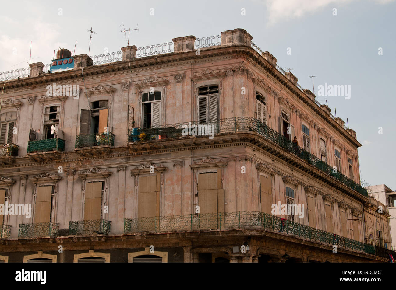 Office building cuba hires stock photography and images Alamy