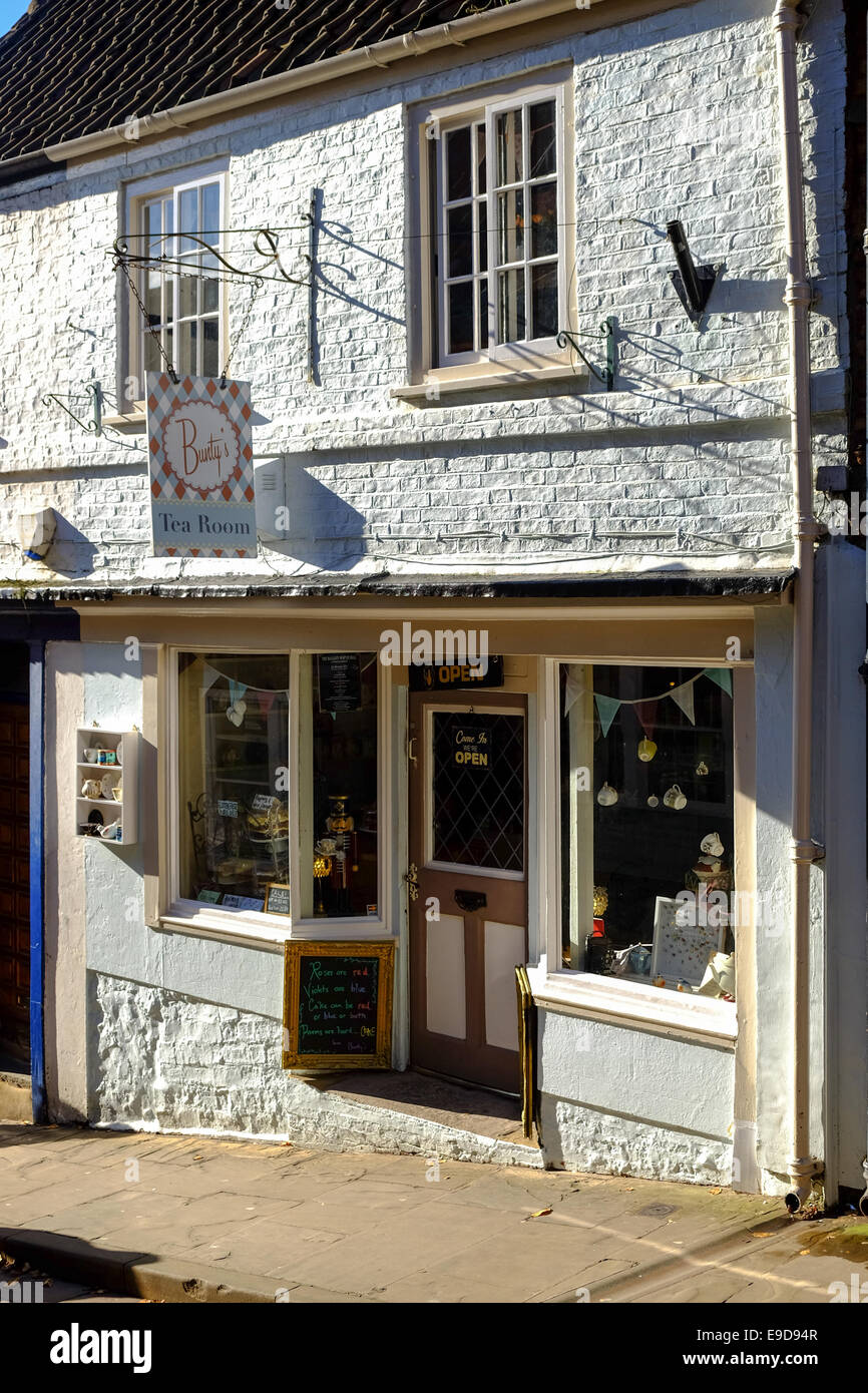 Lincoln Steep Hill And Cathedral Area . Bunty's Tea Rooms Stock Photo