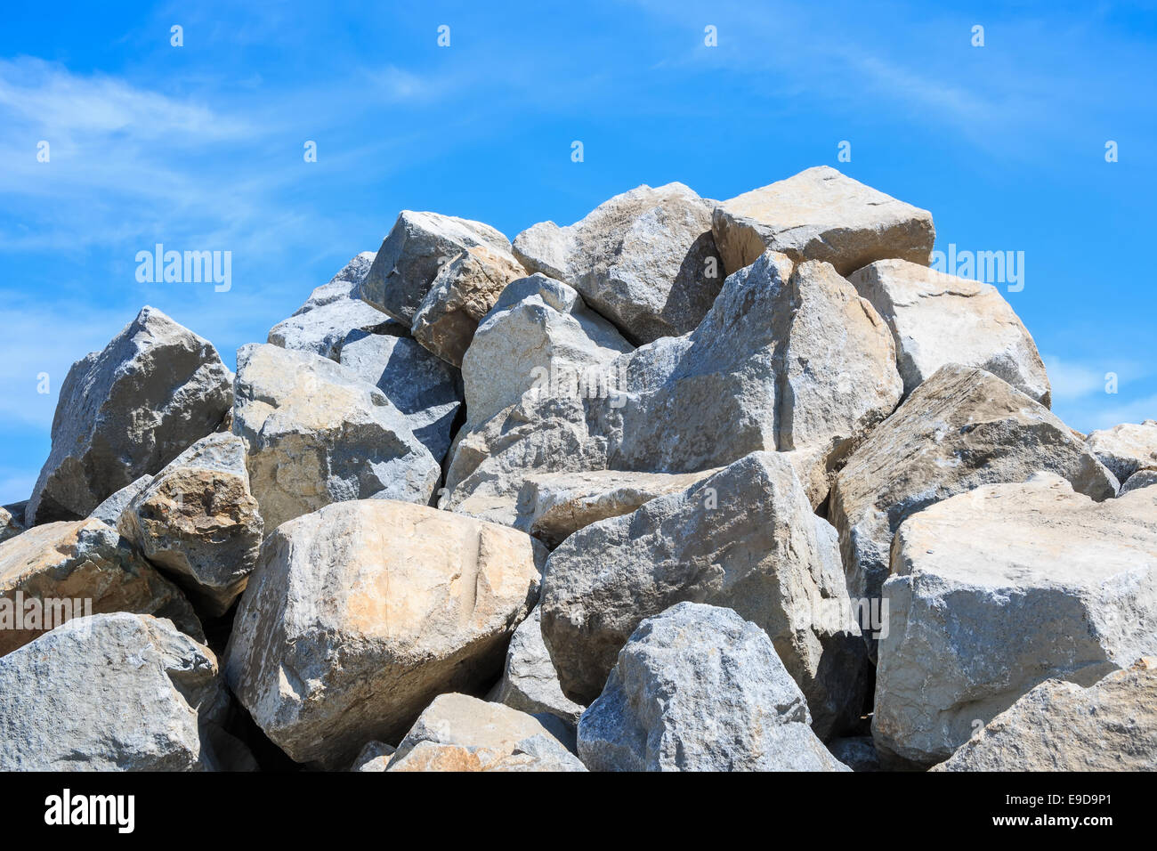 Pile of boulders hi-res stock photography and images - Alamy