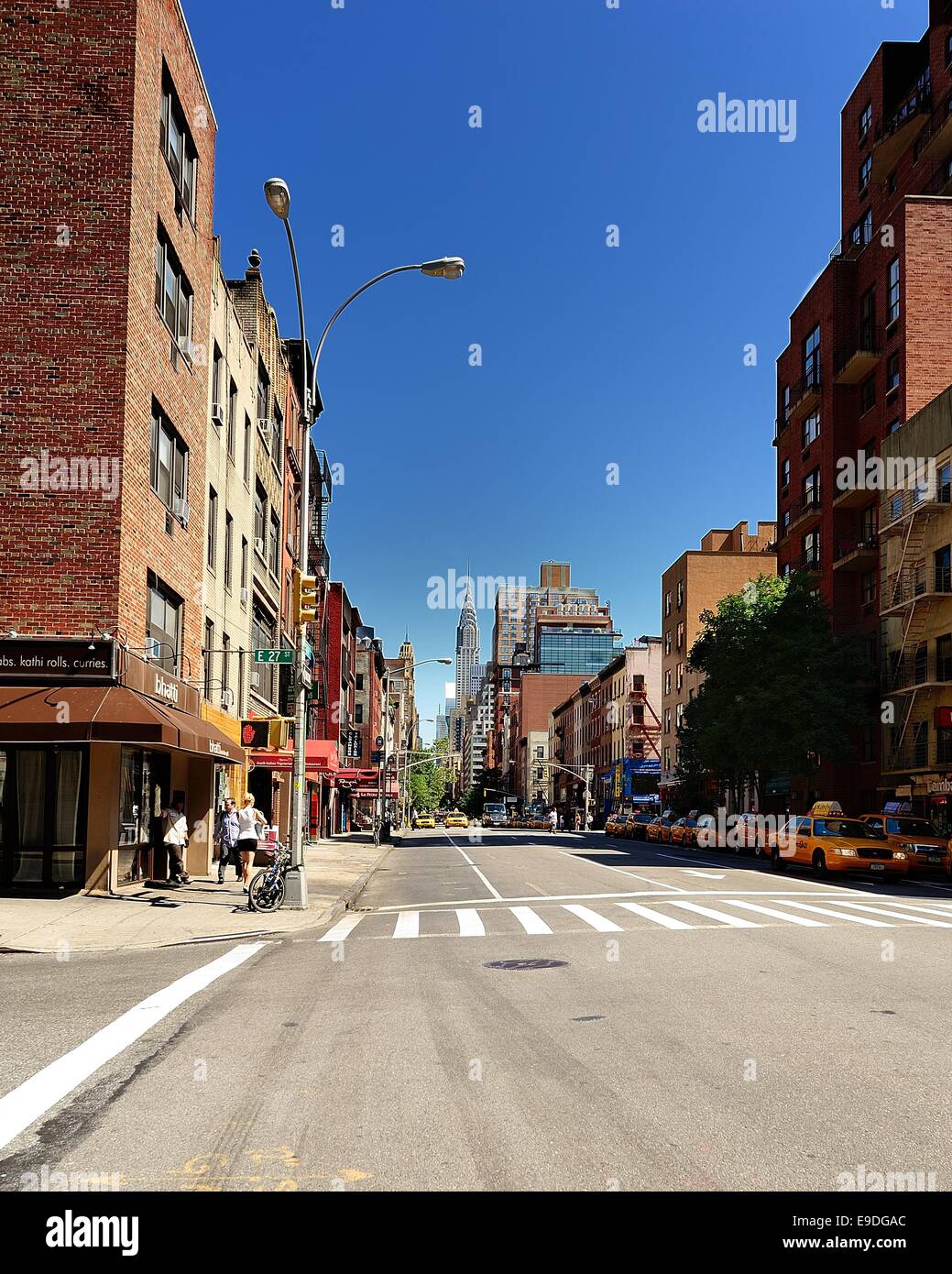 A street in downtown Manhattan on a sunny day Stock Photo - Alamy
