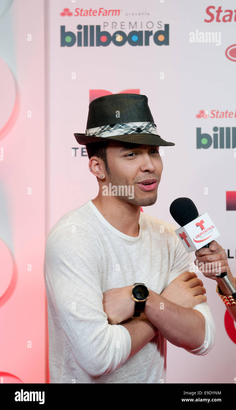 Puerto Rican Reggaeton star Miguelito with American singer-songwriter ...