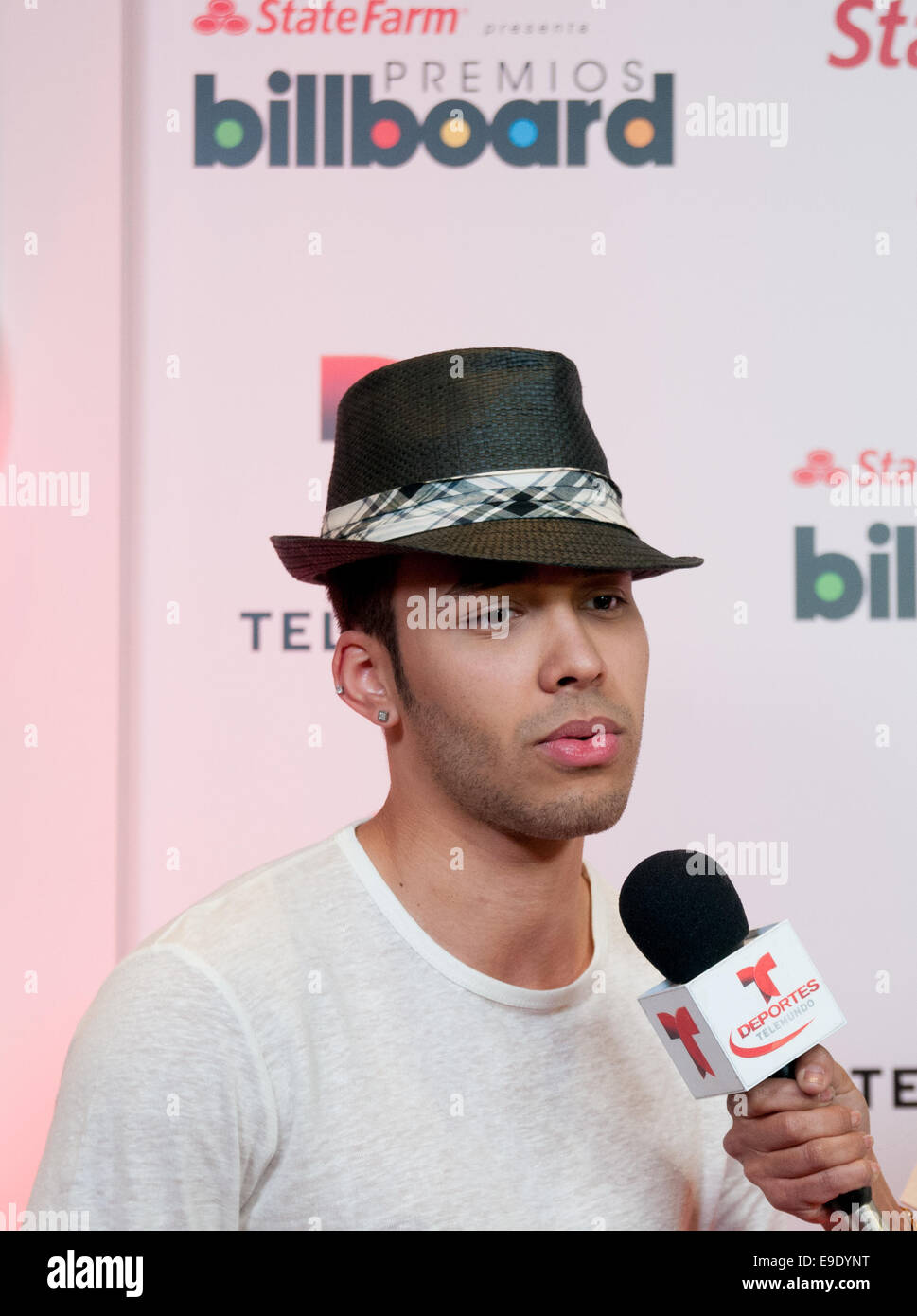 Puerto Rican Reggaeton star Miguelito with American singer-songwriter ...