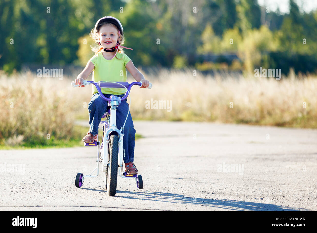 how old to ride a bike with training wheels