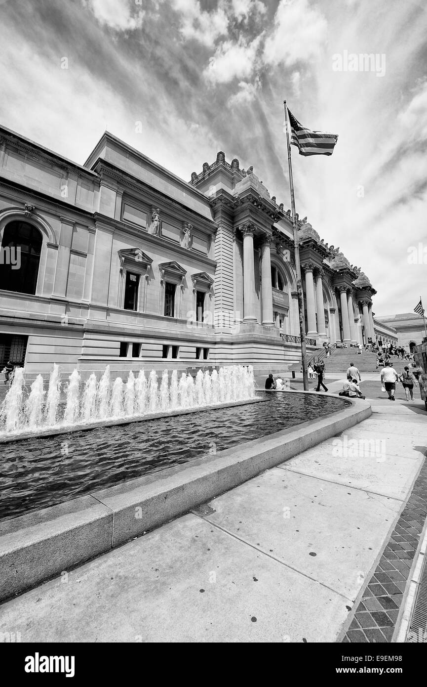 Black and white image of the central library building in New York City Stock Photo